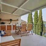 Beautiful Apartment In Dubrovnik With Jacuzzi