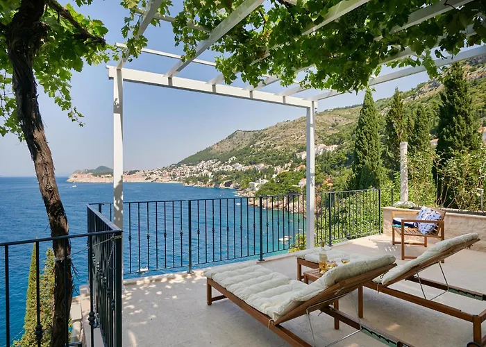 Beautiful Apartment In Dubrovnik With Jacuzzi